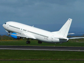 Boeing 737, avion de ligne destiné à la location d'avion d'affaire pour des vols à la demande, boeing-737-take-off.